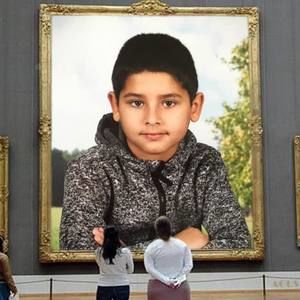 Meet your Posher, Yisi